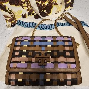 Tory Burch Chain Wallett    Size Lx7.5 Hx6 W1.5 (expanded is 3inches)